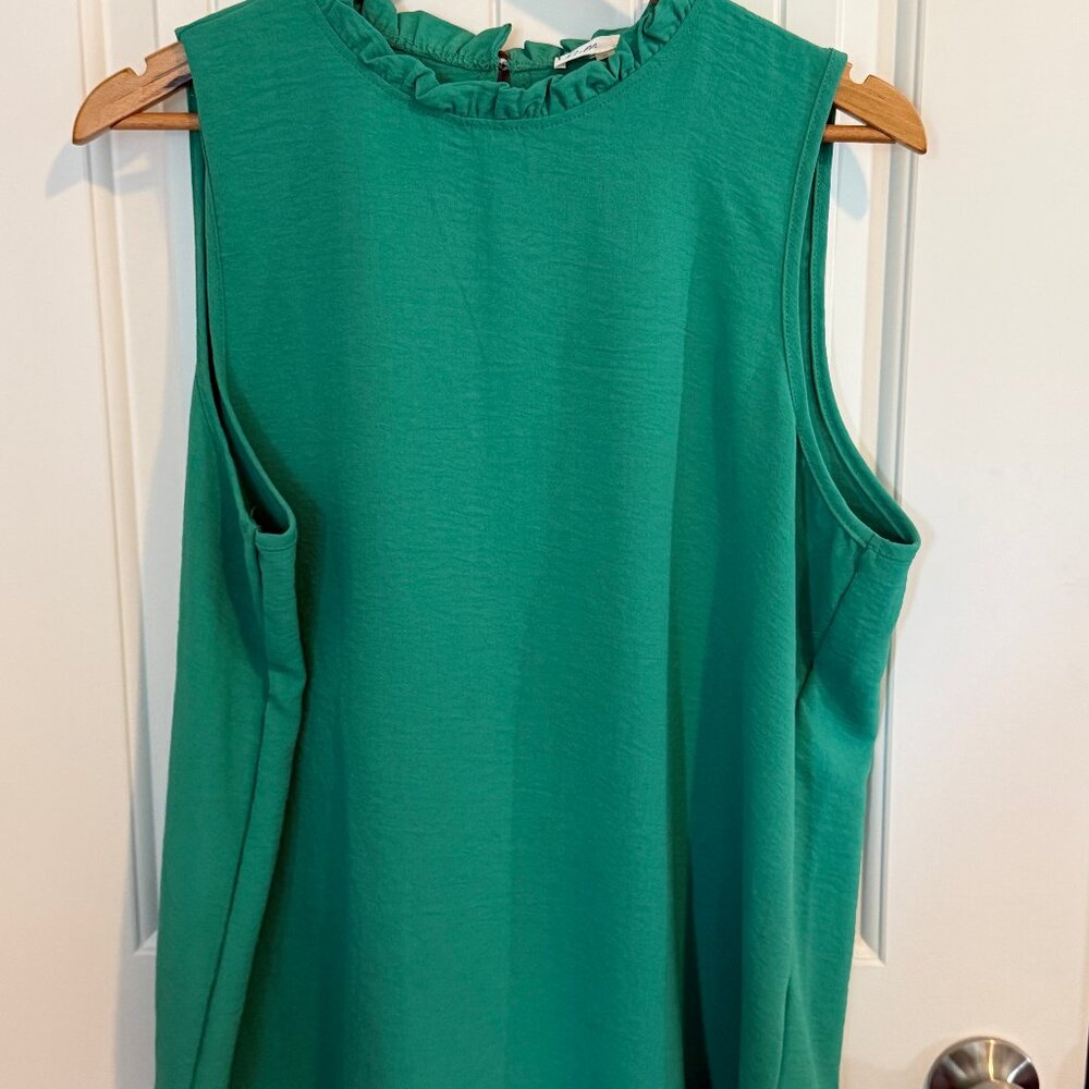 Rielle Sleeveless ruffled green shirt